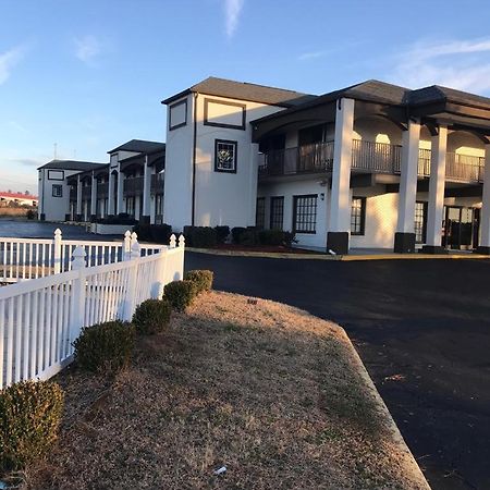 อเมริกาส เบสต์ แวลู อินน์ ฮอลลีสปริงส์ Holly Springs ภายนอก รูปภาพ